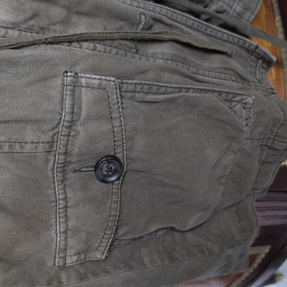 Hollister Women's Jacket. Army Green. Size Small - Picture 8 of 10